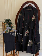 Floral Embroidered Suit Set 2006