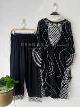 New Floral Embroidery Kurtha Suit