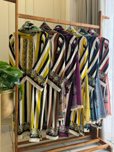 Striped Paksuit with Floral Accents Az0