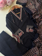 Pure Cotton suit Featuring Embroidered Hand detailings
