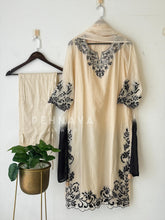 Classic Appliqué Chanderi Suit - Pehnava Lawns