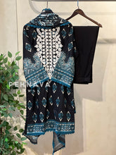 Luxurious trendy pure lawn