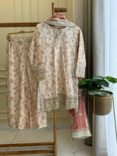 Premium Hand Embroidery Lawn Suit-3