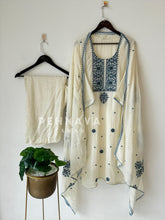 Soft checks Embroidered Suit