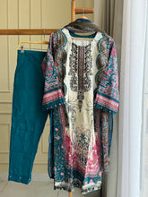 Casual wear suit with embroidered chiffon dupatta-5