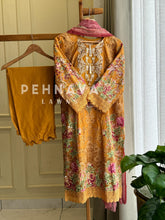Signature Lawn Suit - Pehnava Lawns