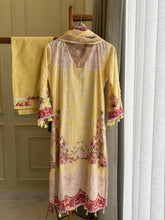 Floral Printed Pak-Suit-007