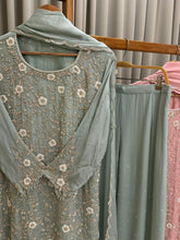 Heavy Handworked suit with sharara-9067