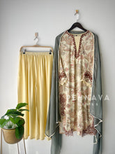 New Floral Embroidery Kurtha Suit-15121 - Pehnava Lawns