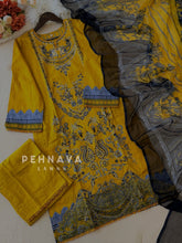 Signature Embroidered Lawn Unstitched Suit-3229