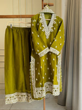 Chinnon Party wear suit with lace detailings 5277