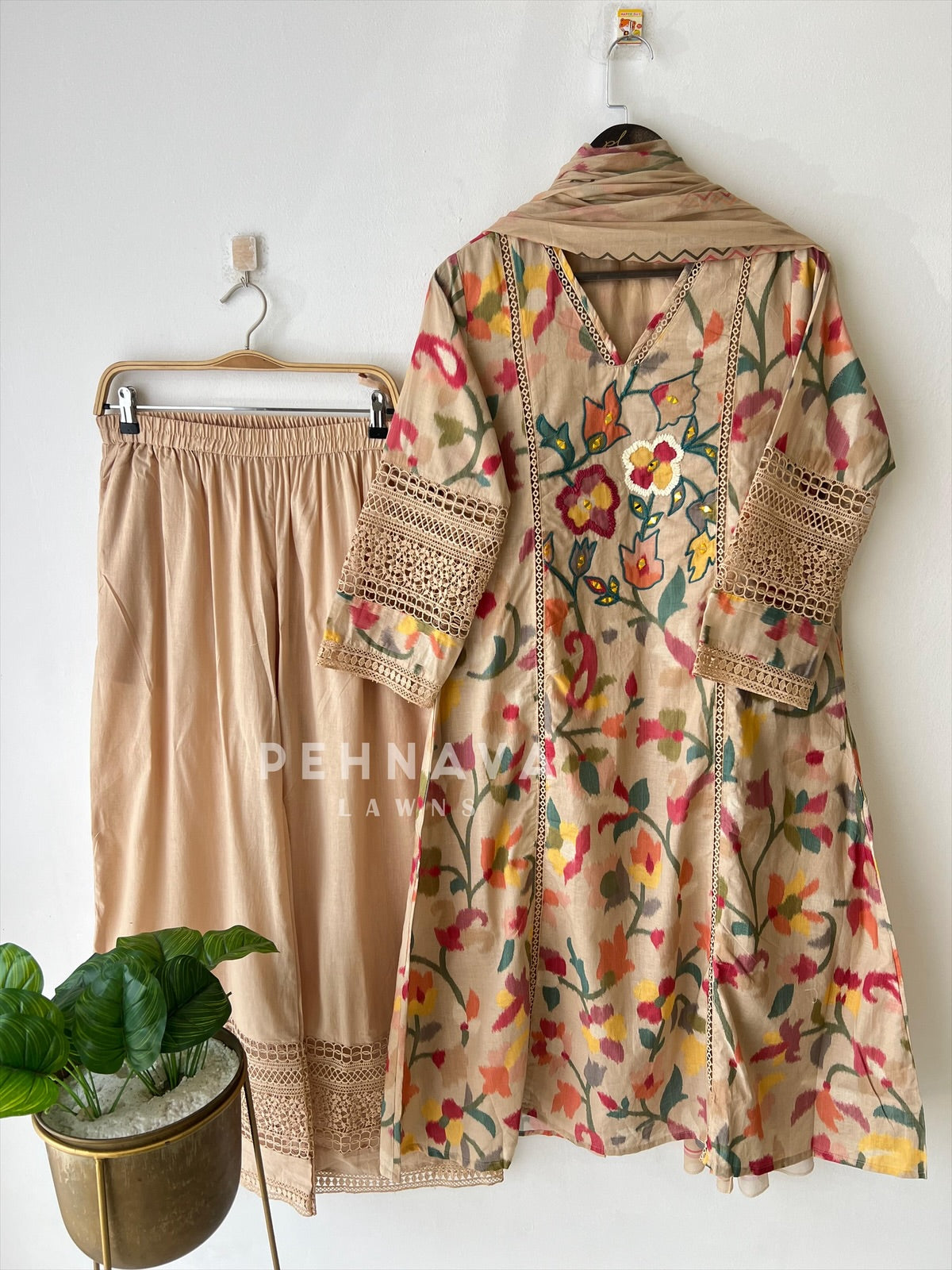 Floral Print Cotton Suit with Lace – Pehnava Lawns