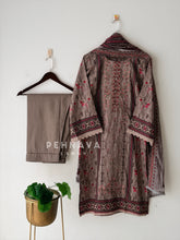 Signature Embroidered Lawn Unstitched Suit-3580