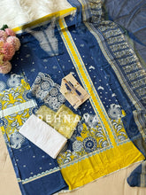 Trendy Pakistani Wear Featuring Embroidery Patches-3802