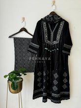 Black Cotton Suit - Pehnava Lawns
