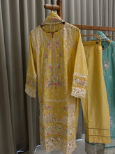 Luxurious Trendy Pure lawn Suit-0926
