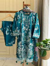 Traditional Embroidery Detailed Suit-4