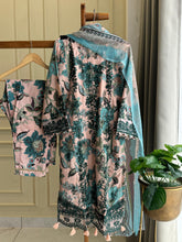 Traditional Embroidery Detailed Suit-8