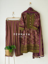 Lace Trimmed Printed Suit Set