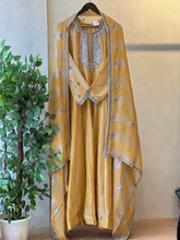 Premium hand worked tissue 2 piece suit