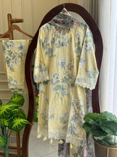 Traditional Embroidery Detailed Suit-3