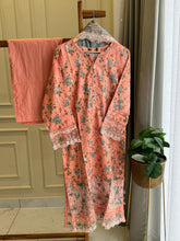 Signature Lawn Suit Featuring Lace Detailings-2