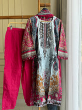 Casual wear suit with embroidered chiffon dupatta-3