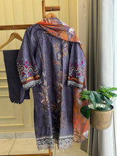 Floral Embroidered Pakistani Suit-6