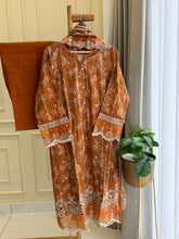 Signature Lawn Suit Featuring Lace Detailings-1