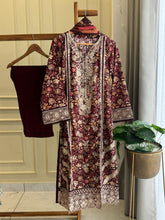 Premium Hand Embroidery Lawn Suit-7