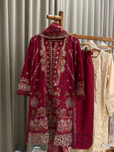 Luxurious Trendy Pure lawn Suit-0923