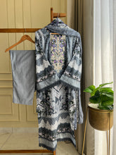 Lace Detailed Lawn Suit - Pehnava Lawns