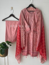 Signature Lawn Suit-1602 - Pehnava Lawns
