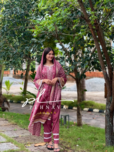 Mauve shade embroidered dupatta suit-2001/1009