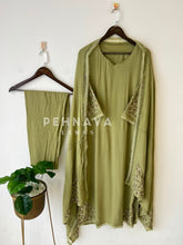 Embroidered Lace Detailed Suit-1001