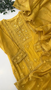 Mul-chandheri Premium Suit - Pehnava Lawns