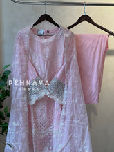 Luxurious trendy pure lawn