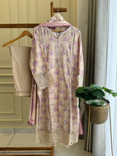 Premium Hand Embroidery Lawn Suit-8