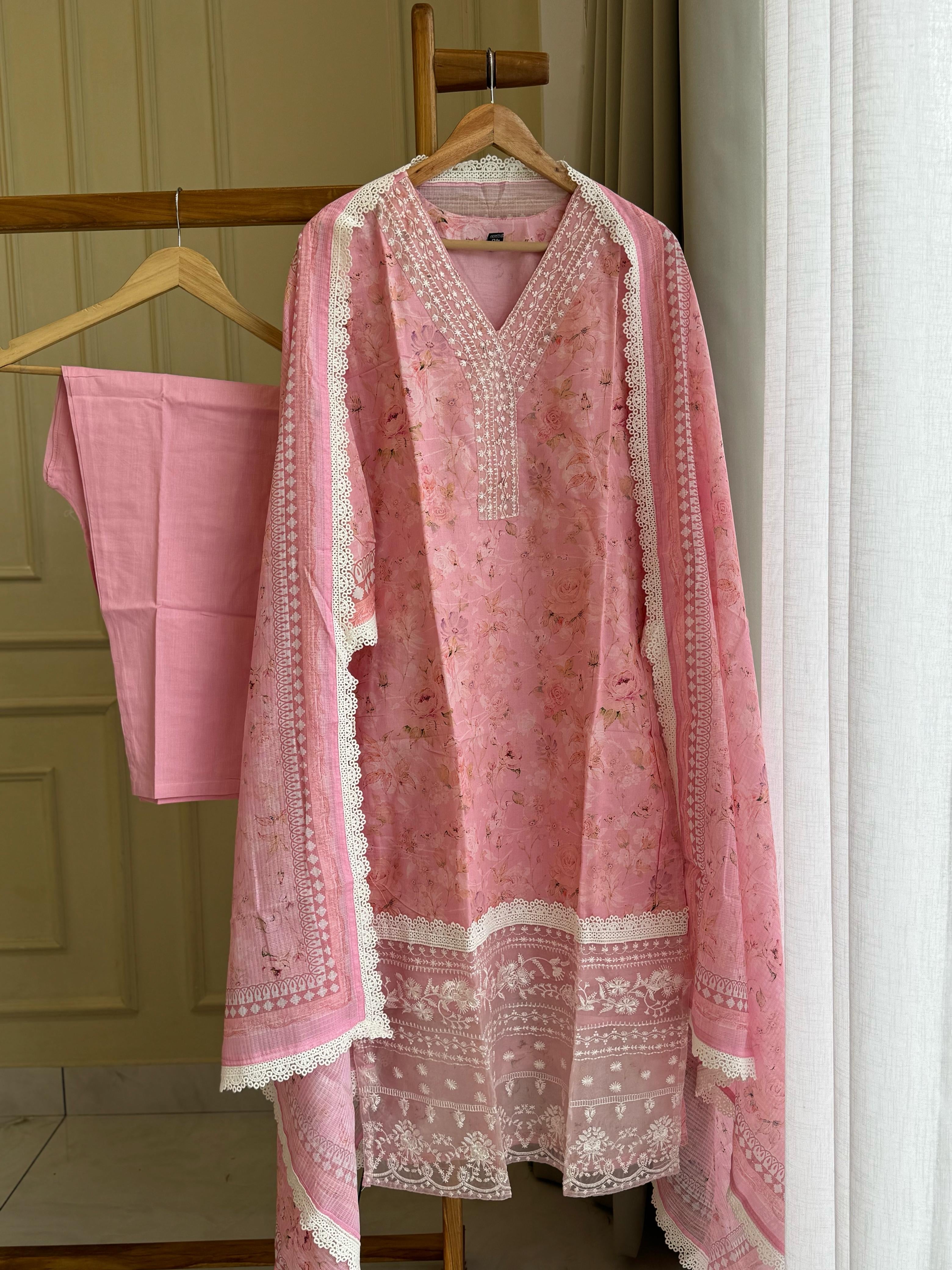 Lace Detailed Pakistani Suit-5 Pehnava Lawns Lace Detailed Pakistani Suit-5 Pehnava Lawns