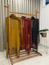 Premium Crepe Handloom Ensemble With Floral Dupata