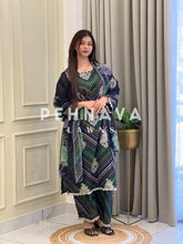 Chevron Lawn Suit with Printed Dupatta-Chiffon/Cotton