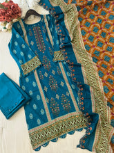 Casual Embroidered Pakistani Suit-8 - Pehnava Lawns