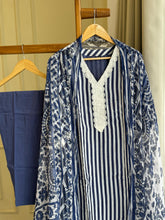 Lace Detailed Pakistani Suit-7