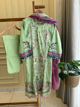 Floral Embroidered Pakistani Suit-2