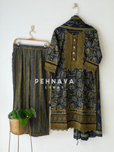 Lace Trimmed Printed Suit Set