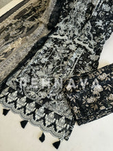 Traditional Embroidery Detailed Suit - Pehnava Lawns