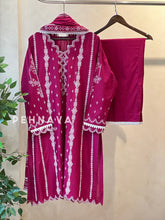 Luxurious trendy pure lawn