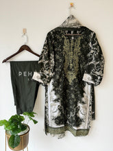 Regular Stitched Suit-1810 - Pehnava Lawns
