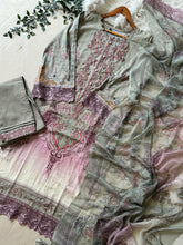 Cotton Suit with lace detailings