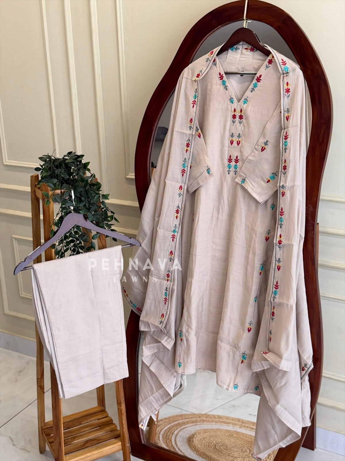 V-Neck EmbroideredSuit Set